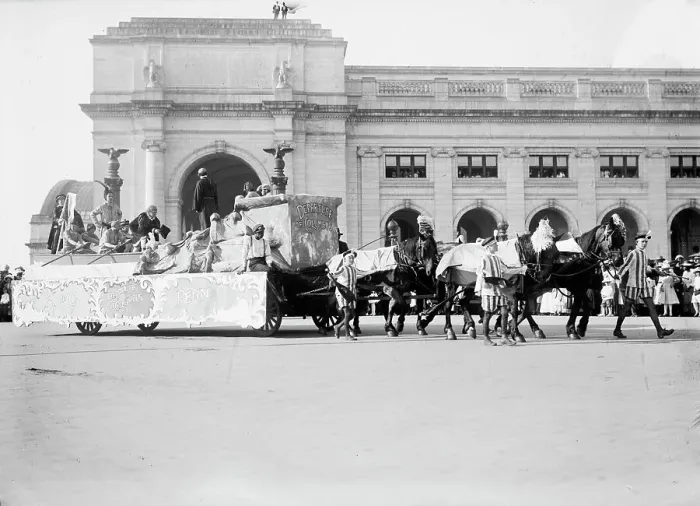 Framed Print : Columbus Memorial. Parade At Unveiling, 1912. Creator: Harris & Ewing. Columbus Memorial. Parade At Unveiling, 1912. Creator: Harris & Ewing