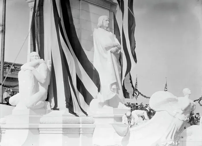 Framed Print : Columbus Memorial - Statue of Columbus, 1912. Creator: Harris & Ewing. Columbus Memorial - Statue of Columbus, 1912. Creator: Harris & Ewing Framed Print : Columbus Memorial - Statue of Columbus, 1912. Creator: Harris & Ewing. Columbus Memorial - Statue of Columbus, 1912. Creator: Harris & Ewing