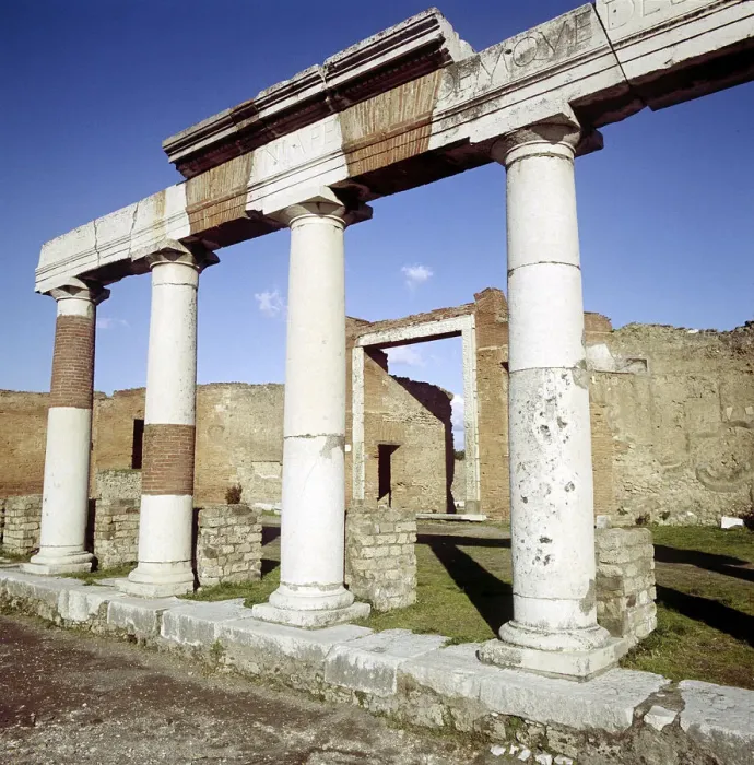Framed Print : Columns of the Colonnade round the Forum, Pompeii, Italy Framed Print : Columns of the Colonnade round the Forum, Pompeii, Italy