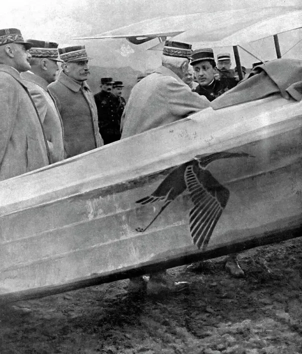 Framed Print : Combat Aerien; Guynemer, Capitaine de la Veille, recoit le 19 fevrier 1917 la visite... 1917. Creator: Unknown Framed Print : Combat Aerien; Guynemer, Capitaine de la Veille, recoit le 19 fevrier 1917 la visite... 1917. Creator: Unknown