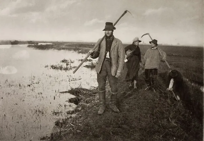 Framed Print : Coming Home from the Marshes, 1886. Creator: Peter Henry Emerson Framed Print : Coming Home from the Marshes, 1886. Creator: Peter Henry Emerson