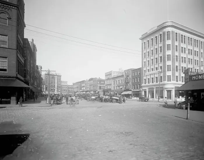 Framed Print : Commercial Place, Norfolk, Va. between 1910 and 1920. Creator: Unknown Framed Print : Commercial Place, Norfolk, Va. between 1910 and 1920. Creator: Unknown