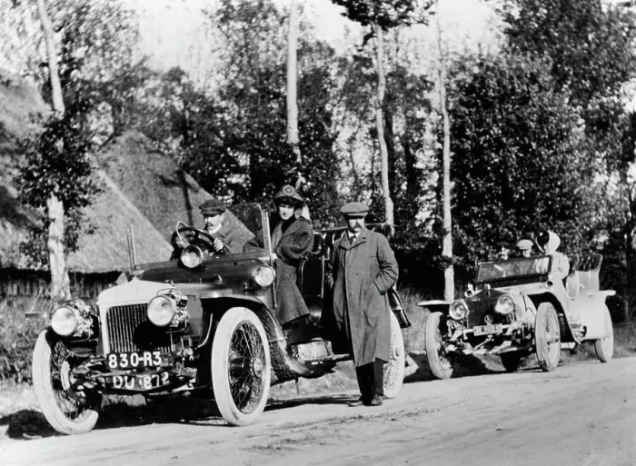 Framed Print : A comparative trial between a Daimler and Rolls Royce Silver Ghost, c1909 Framed Print : A comparative trial between a Daimler and Rolls Royce Silver Ghost, c1909