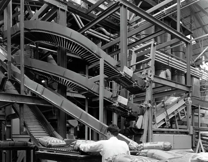 Framed Print : Complex conveyor delivery, Spillers Animal Foods, Gainsborough, Lincolnshire, 1962