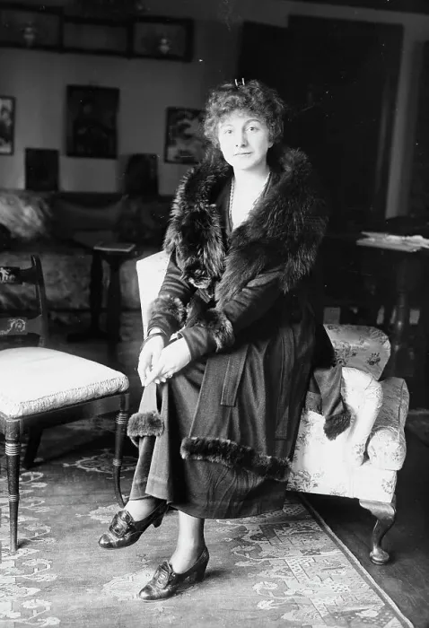 Framed Print : Comtesse de Bryas, between c1915 and c1920. Creator: Bain News Service Framed Print : Comtesse de Bryas, between c1915 and c1920. Creator: Bain News Service
