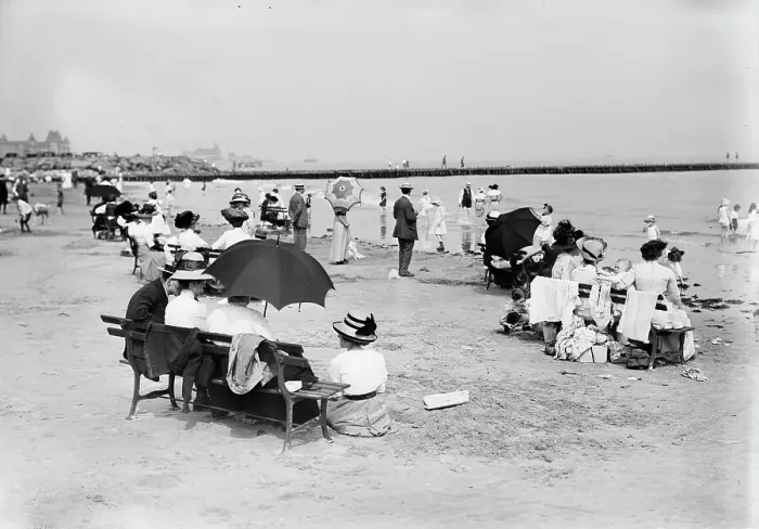 Framed Print : Coney Island, the Beach, between c1910 and c1915. Creator: Bain News Service Framed Print : Coney Island, the Beach, between c1910 and c1915. Creator: Bain News Service