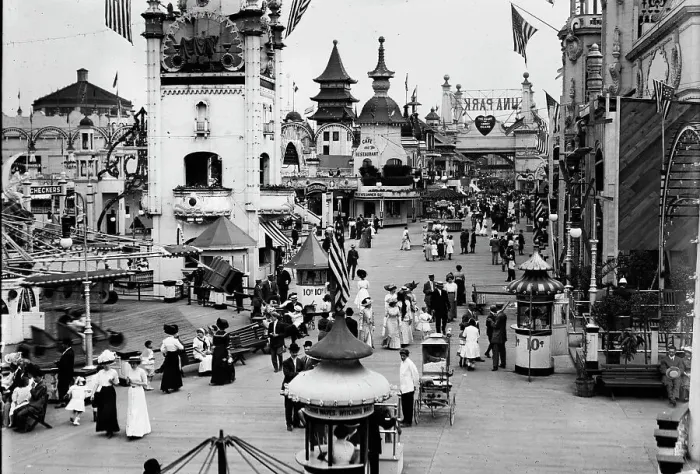 Framed Print : Coney Island, in Luna Park, between c1910 and c1915. Creator: Bain News Service Framed Print : Coney Island, in Luna Park, between c1910 and c1915. Creator: Bain News Service