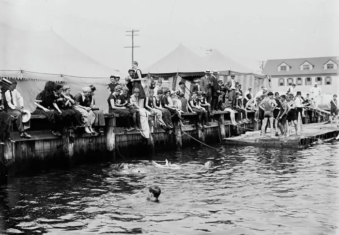 Framed Print : Coney Isl'd Swimming Carnival, between c1910 and c1915. Creator: Bain News Service Framed Print : Coney Isl'd Swimming Carnival, between c1910 and c1915. Creator: Bain News Service