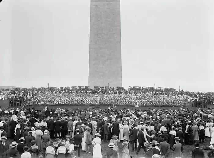Framed Print : Confederate Reunion - Human Flag On Monument Grounds, 1917. Creator: Harris & Ewing. Confederate Reunion - Human Flag On Monument Grounds, 1917. Creator: Harris & Ewing Framed Print : Confederate Reunion - Human Flag On Monument Grounds, 1917. Creator: Harris & Ewing. Confederate Reunion - Human Flag On Monument Grounds, 1917. Creator: Harris & Ewing