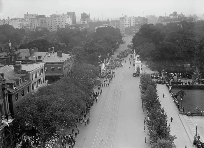 Framed Print : Confederate Reunion - Parade, 1917. Creator: Harris & Ewing. Confederate Reunion - Parade, 1917. Creator: Harris & Ewing Framed Print : Confederate Reunion - Parade, 1917. Creator: Harris & Ewing. Confederate Reunion - Parade, 1917. Creator: Harris & Ewing