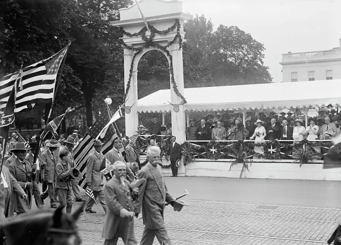 Framed Print : Confederate Reunion - Parade; Reviewing Stand, 1917. Creator: Harris & Ewing. Confederate Reunion - Parade; Reviewing Stand, 1917. Creator: Harris & Ewing Framed Print : Confederate Reunion - Parade; Reviewing Stand, 1917. Creator: Harris & Ewing. Confederate Reunion - Parade; Reviewing Stand, 1917. Creator: Harris & Ewing