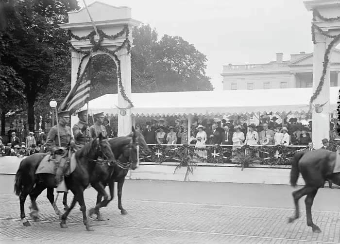 Framed Print : Confederate Reunion - Parade; Reviewing Stand, 1917. Creator: Harris & Ewing. Confederate Reunion - Parade; Reviewing Stand, 1917. Creator: Harris & Ewing Framed Print : Confederate Reunion - Parade; Reviewing Stand, 1917. Creator: Harris & Ewing. Confederate Reunion - Parade; Reviewing Stand, 1917. Creator: Harris & Ewing