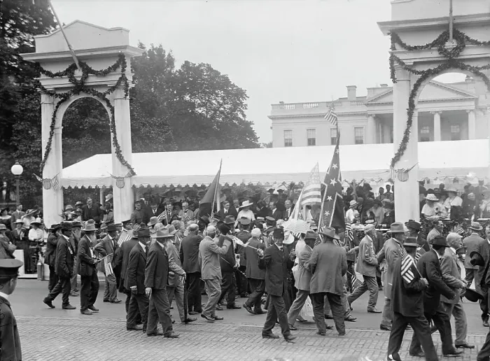 Framed Print : Confederate Reunion - Parade; Reviewing Stand, 1917. Creator: Harris & Ewing. Confederate Reunion - Parade; Reviewing Stand, 1917. Creator: Harris & Ewing Framed Print : Confederate Reunion - Parade; Reviewing Stand, 1917. Creator: Harris & Ewing. Confederate Reunion - Parade; Reviewing Stand, 1917. Creator: Harris & Ewing