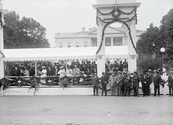 Framed Print : Confederate Reunion - Parade; Reviewing Stand, 1917. Creator: Harris & Ewing. Confederate Reunion - Parade; Reviewing Stand, 1917. Creator: Harris & Ewing Framed Print : Confederate Reunion - Parade; Reviewing Stand, 1917. Creator: Harris & Ewing. Confederate Reunion - Parade; Reviewing Stand, 1917. Creator: Harris & Ewing