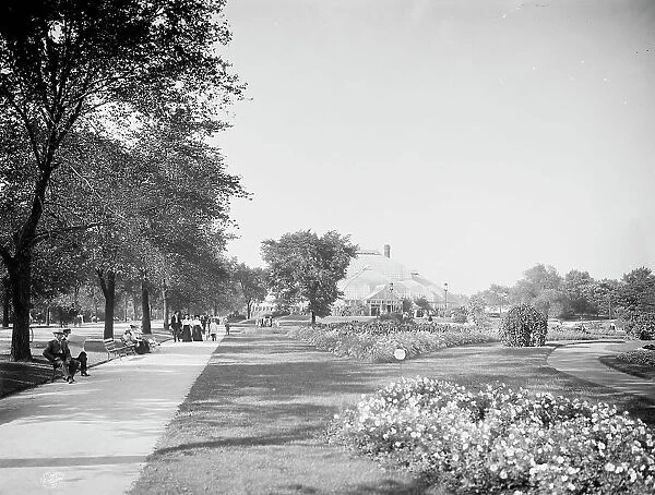 Conservatory & gardens, Lincoln Park, Chicago, Ill. c1905. Creator: Unknown. Conservatory & gardens, Lincoln Park, Chicago, Ill. c1905. Creator: Unknown