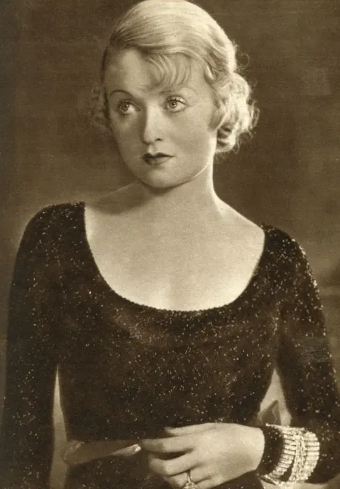 Framed Print : Constance Bennett, American actress, 1933 Framed Print : Constance Bennett, American actress, 1933
