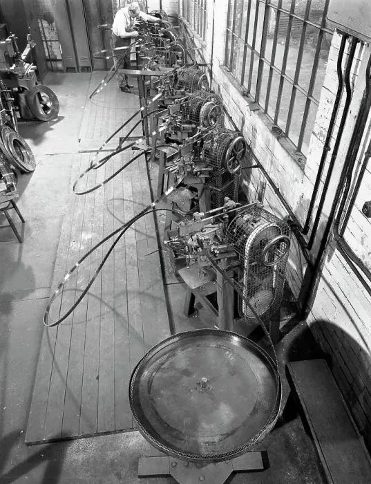 Framed Print : Continuous sharpening of longsaw blades, Slack Sellars & Co, Sheffield, South Yorkshire, 1963 Framed Print : Continuous sharpening of longsaw blades, Slack Sellars & Co, Sheffield, South Yorkshire, 1963