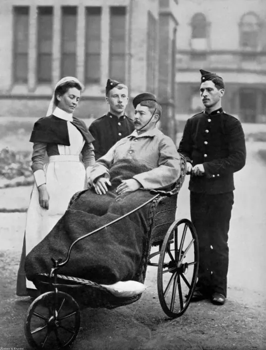 Framed Print : The convalescent, Herbert Hospital, Woolwich, London, 1896. Artist: Gregory & Co Framed Print : The convalescent, Herbert Hospital, Woolwich, London, 1896. Artist: Gregory & Co