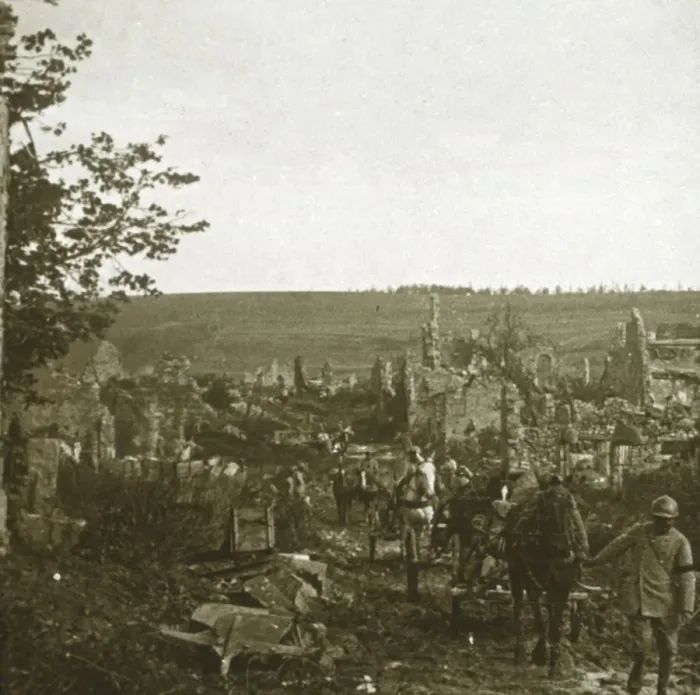 Framed Print : Convoy, Les Eparges, northern France, c1914-c1918 Framed Print : Convoy, Les Eparges, northern France, c1914-c1918