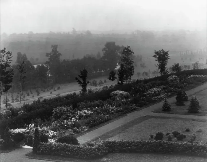 Framed Print : Conyers Manor, Greenwich, Connecticut, 1908. Creator: Frances Benjamin Johnston Framed Print : Conyers Manor, Greenwich, Connecticut, 1908. Creator: Frances Benjamin Johnston
