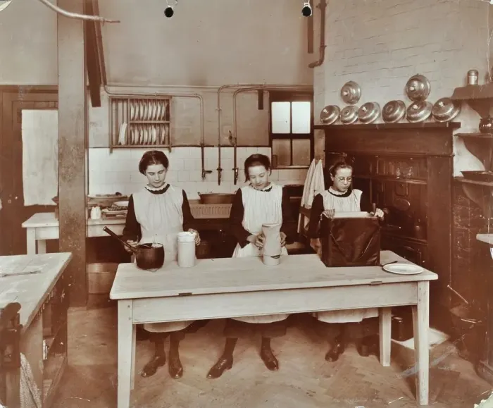 Framed Print : Cookery lesson, Morden Terrace School, Greenwich, London, 1908 Framed Print : Cookery lesson, Morden Terrace School, Greenwich, London, 1908