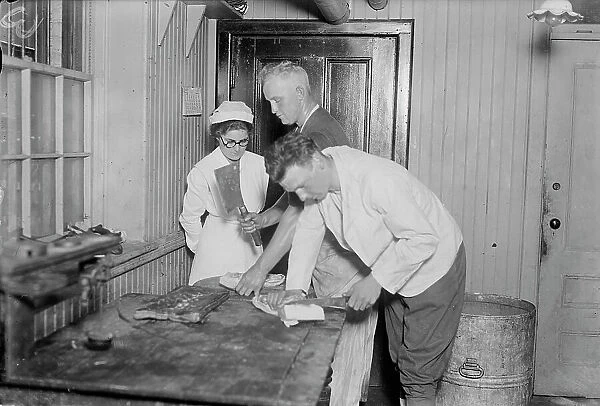 Cooking class, Gladys Kierstead, 13 Aug 1917. Creator: Bain News Service