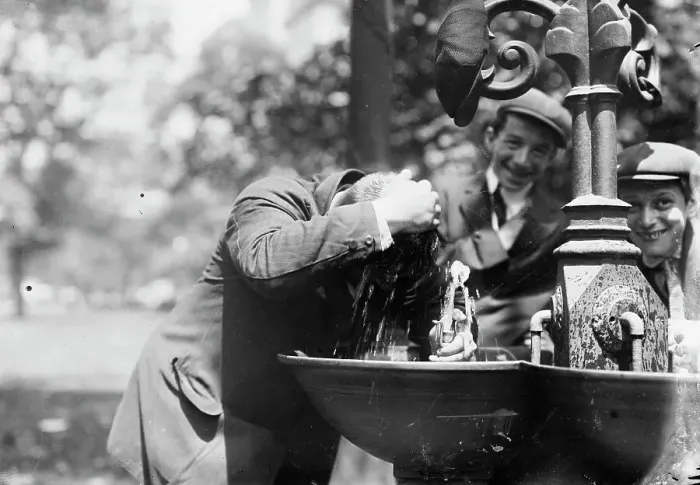 Framed Print : Cooling his head - N.Y. on hot day, between c1910 and c1915. Creator: Bain News Service Framed Print : Cooling his head - N.Y. on hot day, between c1910 and c1915. Creator: Bain News Service