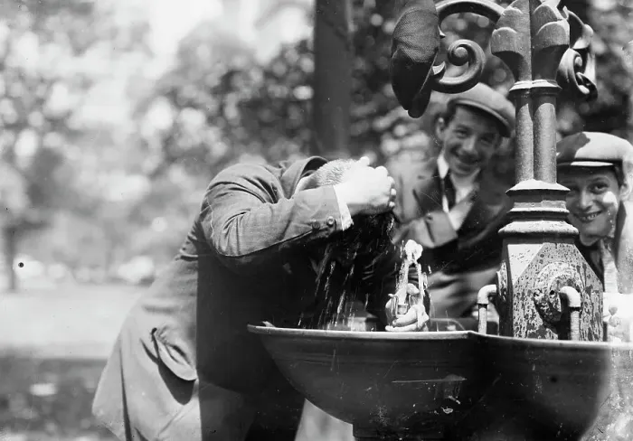 Framed Print : Cooling his head - N.Y. on hot day, between c1910 and c1915. Creator: Bain News Service Framed Print : Cooling his head - N.Y. on hot day, between c1910 and c1915. Creator: Bain News Service