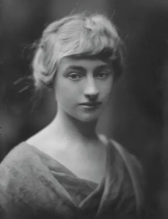 Framed Print : Cordts, Florence, Miss, portrait photograph, 1916. Creator: Arnold Genthe Framed Print : Cordts, Florence, Miss, portrait photograph, 1916. Creator: Arnold Genthe