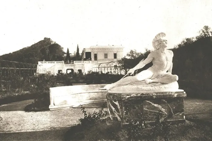 Framed Print : Corfou et l'Achilleion; La villa Achilleion et la statue d'Achille mourant. 1916. Creator: B. Borri Framed Print : Corfou et l'Achilleion; La villa Achilleion et la statue d'Achille mourant. 1916. Creator: B. Borri