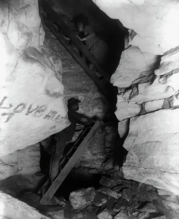 Framed Print : The Corkscrew (narrow upward passage), Mammoth Cave, Edmondson County, Kentucky, c1891. Creator: Frances Benjamin Johnston. The Corkscrew (narrow upward passage), Mammoth Cave, Edmondson County, Kentucky, c1891 Framed Print : The Corkscrew (narrow upward passage), Mammoth Cave, Edmondson County, Kentucky, c1891. Creator: Frances Benjamin Johnston. The Corkscrew (narrow upward passage), Mammoth Cave, Edmondson County, Kentucky, c1891