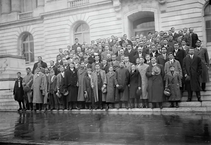 Framed Print : Corn Growers On Steps of House office Building; Stafford of Wisconsin, 5th From left... 1912. Creator: Harris & Ewing. Corn Growers On Steps of House office Building; Stafford of Wisconsin, 5th From left... 1912. Creator: Harris & Ewing Framed Print : Corn Growers On Steps of House office Building; Stafford of Wisconsin, 5th From left... 1912. Creator: Harris & Ewing. Corn Growers On Steps of House office Building; Stafford of Wisconsin, 5th From left... 1912. Creator: Harris & Ewing