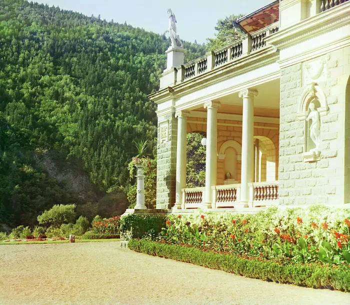Framed Print : Corner of the Likanskii palace, between 1905 and 1915. Creator: Sergey Mikhaylovich Prokudin-Gorsky Framed Print : Corner of the Likanskii palace, between 1905 and 1915. Creator: Sergey Mikhaylovich Prokudin-Gorsky