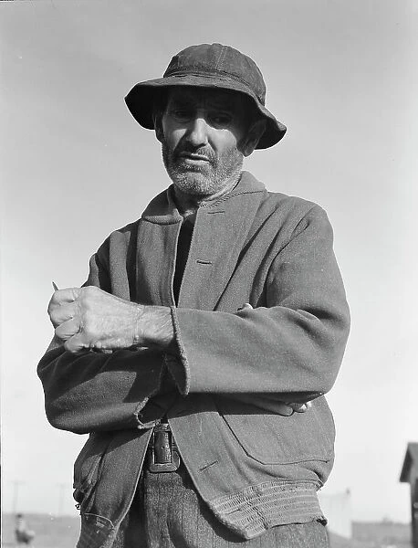 Cotton pickers from Webber Falls, Oklahoma in Firebaugh, California, 1938. Creator: Dorothea Lange