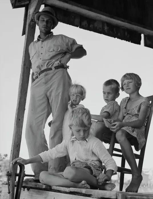 Framed Print : Cotton sharecropper family near Cleveland, Mississippi, 1937. Creator: Dorothea Lange Framed Print : Cotton sharecropper family near Cleveland, Mississippi, 1937. Creator: Dorothea Lange