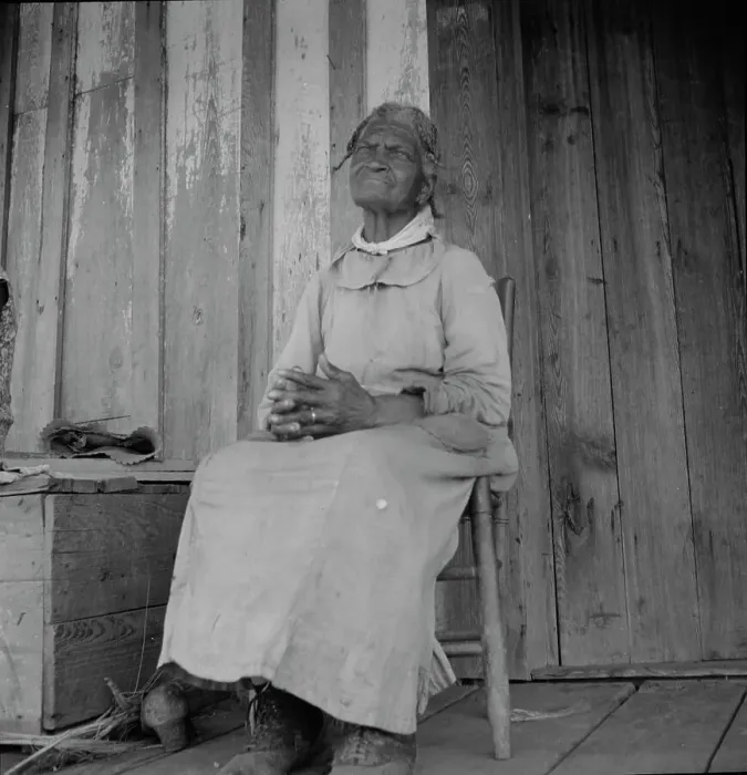 Framed Print : Cotton sharecropper, Mississippi, 1937. Creator: Dorothea Lange Framed Print : Cotton sharecropper, Mississippi, 1937. Creator: Dorothea Lange