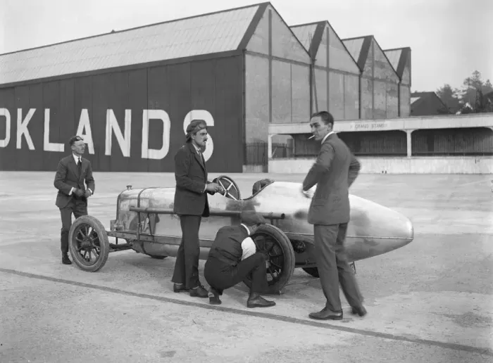 Framed Print : Count Louis Zborowski with his Aston Martin 1486 cc, Brooklands, 1921. Artist: Bill Brunell Framed Print : Count Louis Zborowski with his Aston Martin 1486 cc, Brooklands, 1921. Artist: Bill Brunell