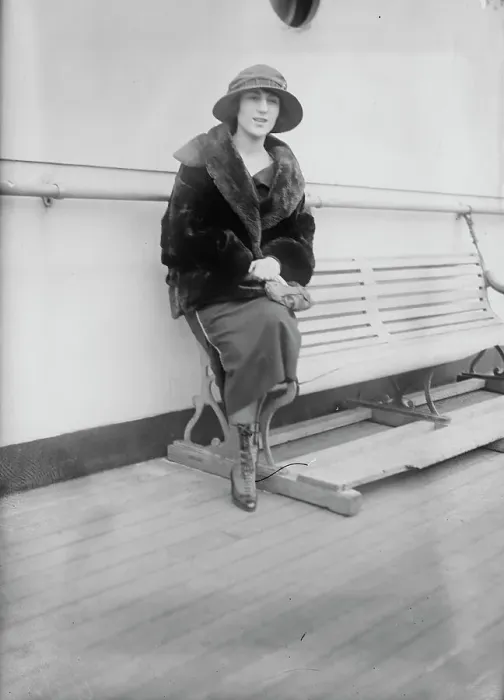 Framed Print : Countess J. De Maupas, between c1915 and c1920. Creator: Bain News Service Framed Print : Countess J. De Maupas, between c1915 and c1920. Creator: Bain News Service
