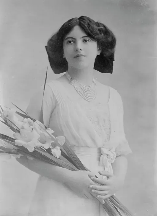 Framed Print : Countess Nada Torby, between c1910 and c1915. Creator: Bain News Service Framed Print : Countess Nada Torby, between c1910 and c1915. Creator: Bain News Service