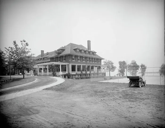 Framed Print : Country club, Grosse Pointe, Mich. between 1900 and 1920. Creator: Unknown Framed Print : Country club, Grosse Pointe, Mich. between 1900 and 1920. Creator: Unknown
