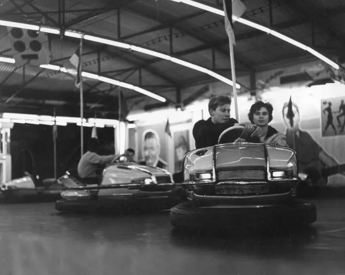Framed Print : Couple on dodgems, c1960 Framed Print : Couple on dodgems, c1960