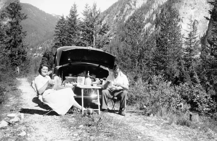 Framed Print : Couple with Vauxhall Wyvern enjoying a picnic, c1950 Framed Print : Couple with Vauxhall Wyvern enjoying a picnic, c1950