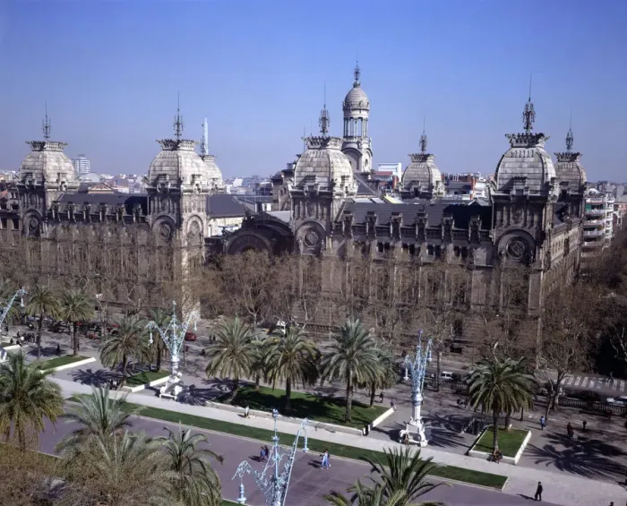 Framed Print : Courthouse, designed by Enric Sagnier (1858-1931) and Josep Domenech i Estepa (1858-1917) Framed Print : Courthouse, designed by Enric Sagnier (1858-1931) and Josep Domenech i Estepa (1858-1917)