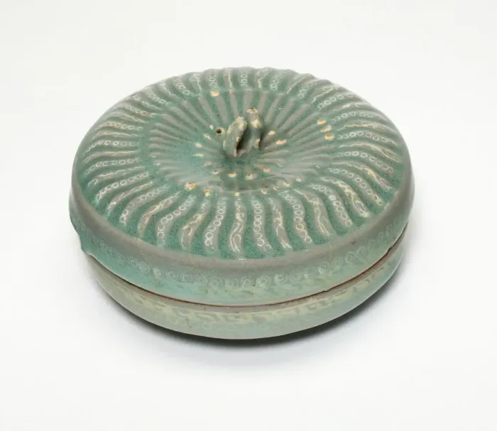 Framed Print : Covered Cosmetic Box in the Form of Chrysanthemum Flower, Korea, Goryeo dynasty Framed Print : Covered Cosmetic Box in the Form of Chrysanthemum Flower, Korea, Goryeo dynasty