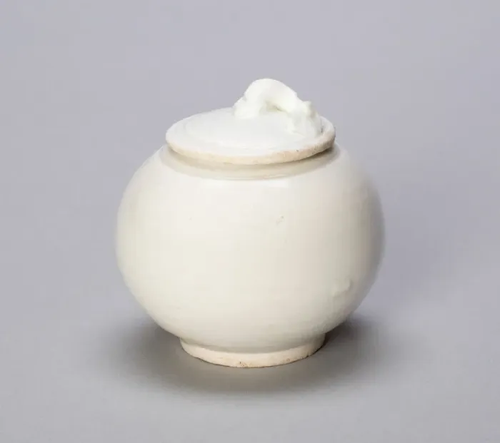 Framed Print : Covered Globular Jar, Song dynasty (960-1279). Creator: Unknown Framed Print : Covered Globular Jar, Song dynasty (960-1279). Creator: Unknown