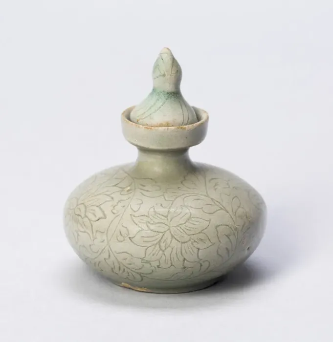 Framed Print : Covered Oil Bottle with Peony Sprays, Korean Peninsula, Goryeo dynasty (918-1392) Framed Print : Covered Oil Bottle with Peony Sprays, Korean Peninsula, Goryeo dynasty (918-1392)
