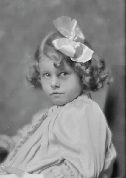 Cowan, Lorna, portrait photograph, 1915 Oct. 23. Creator: Arnold Genthe