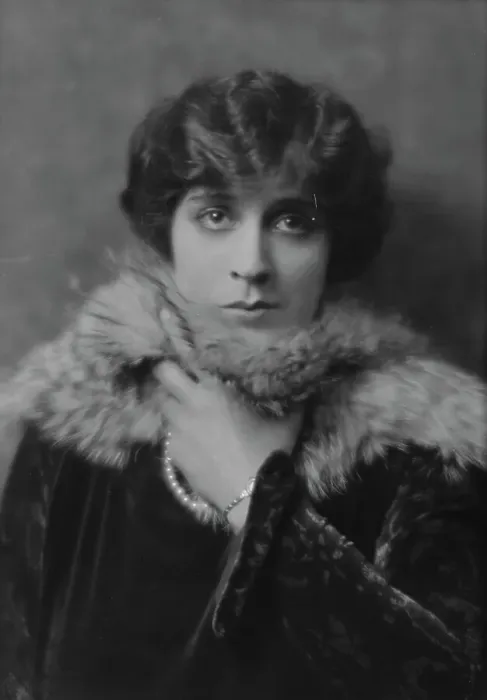 Framed Print : Cowl, Jane, Miss, portrait photograph, 1914 Dec. 30. Creator: Arnold Genthe