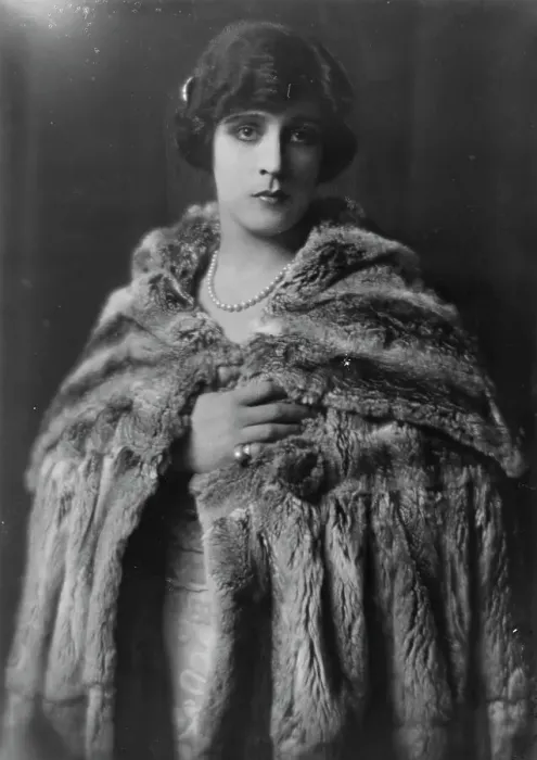 Framed Print : Cowl, Jane, Miss, portrait photograph, 1917 Sept. 17. Creator: Arnold Genthe Framed Print : Cowl, Jane, Miss, portrait photograph, 1917 Sept. 17. Creator: Arnold Genthe