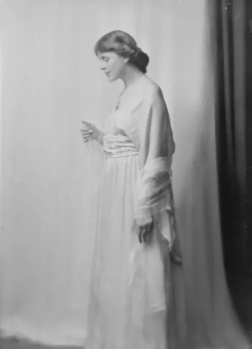 Framed Print : Cox, H.C. Mrs. portrait photograph, 1916 Apr. 20. Creator: Arnold Genthe Framed Print : Cox, H.C. Mrs. portrait photograph, 1916 Apr. 20. Creator: Arnold Genthe